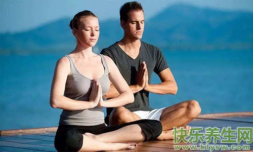 男性也可练瑜伽 8个合适的瑜伽动作