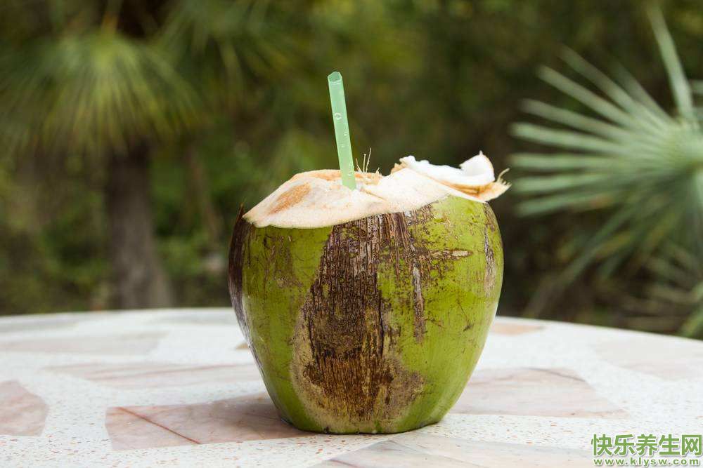 椰子怎么吃才最好 夏天和椰子是最佳搭配